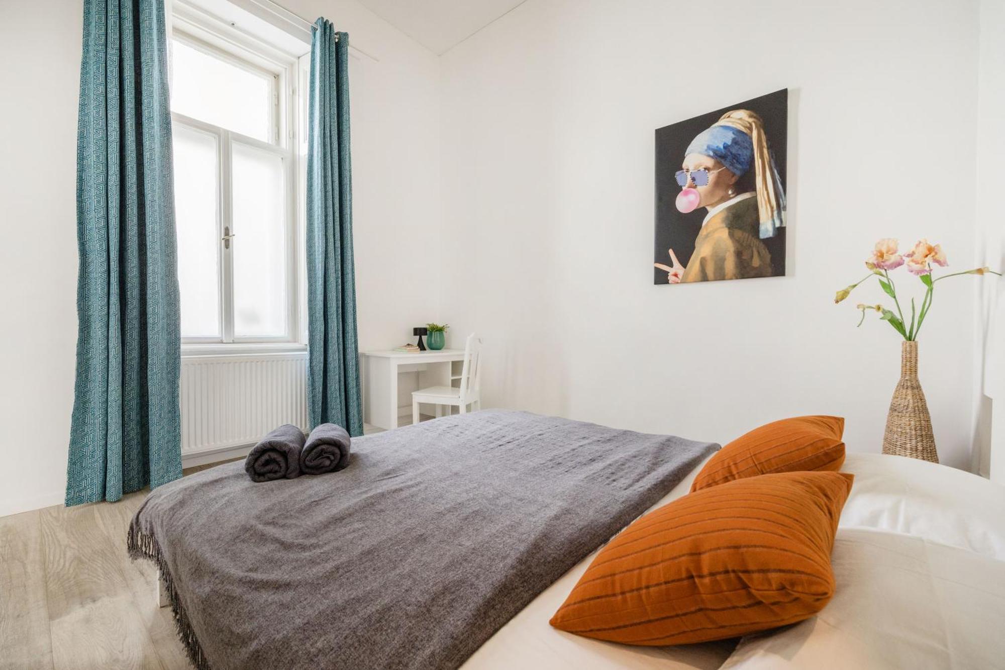 Wellness Retreat With Sauna & Jacuzzi - 1 Min To Opera Apartment Budapest