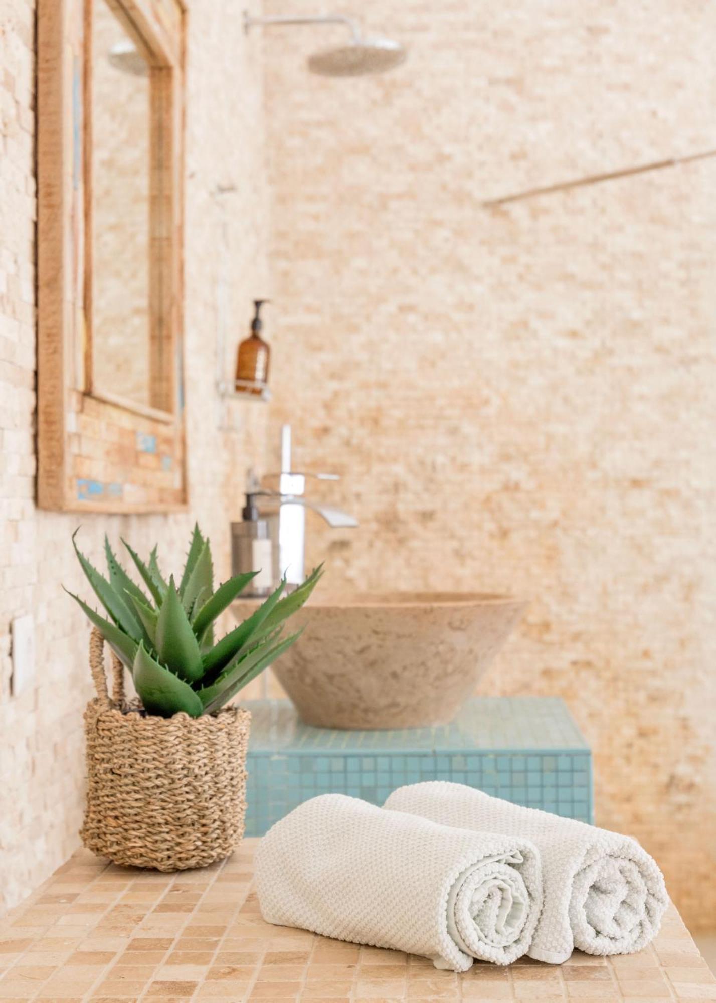 Wellness Retreat With Sauna & Jacuzzi - 1 Min To Opera Apartment Budapest