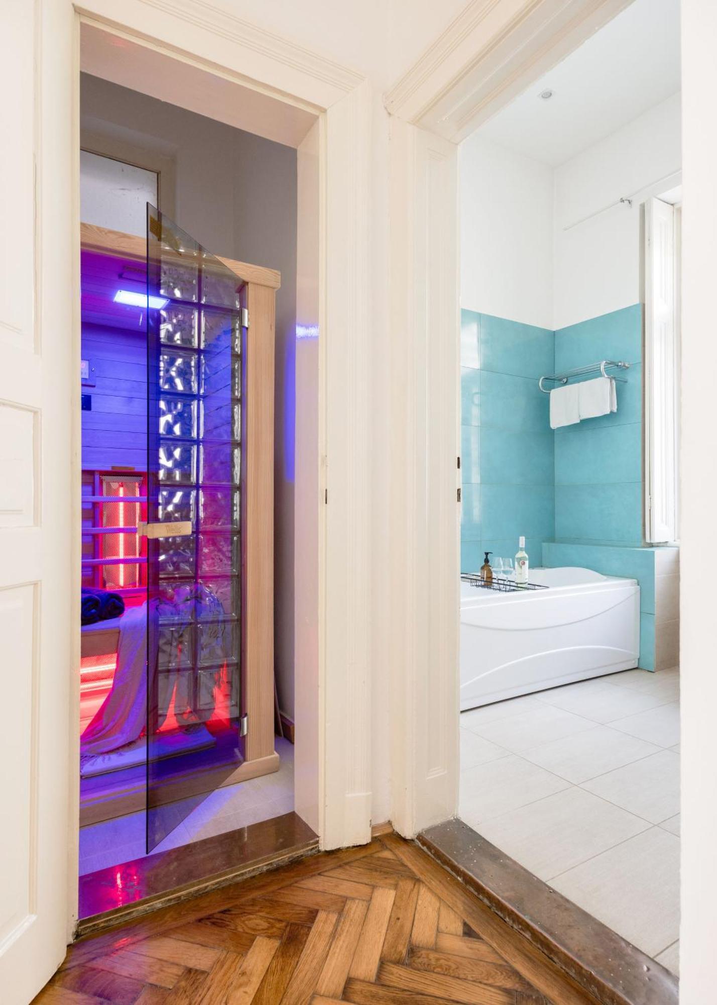 Wellness Retreat With Sauna & Jacuzzi - 1 Min To Opera Apartment Budapest